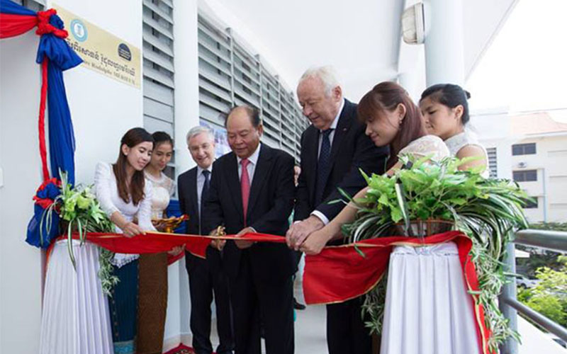 Inauguration of the Rodolphe Mérieux Laboratory in Cambodia: new capacities for this major training and scientific research platform