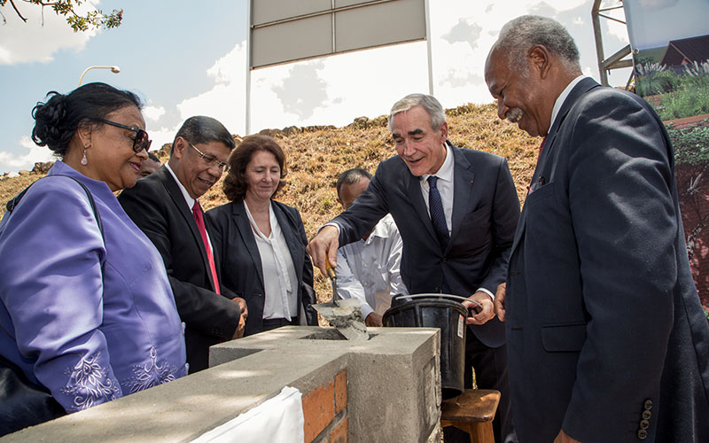 Pose de la première pierre de la future Faculté de Pharmacie de Madagascar à l’Université d’Antananarivo