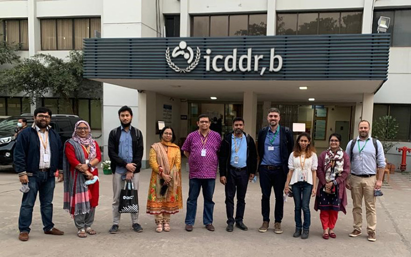 Project members in front of the icddr,b