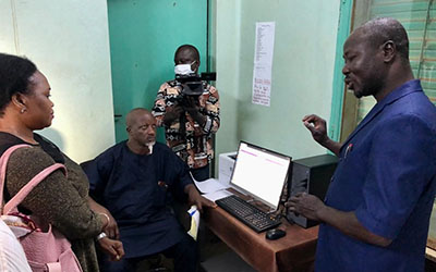 Visit of the biochemistry department at the Yalgado Ouédraogo hospital, where LabBook have been installed