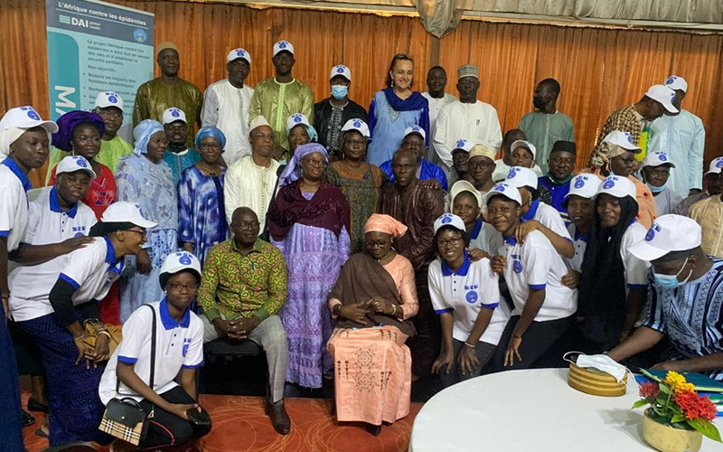 Photo de groupe des participants à la cérémonie officielle de clôture du projet TDDA