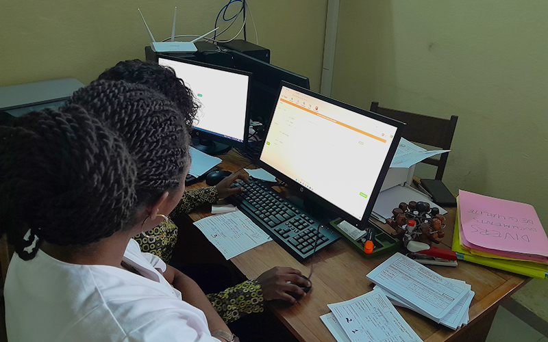 Les participants lors du premier atelier de formation pour le déploiement de LabBook version 3