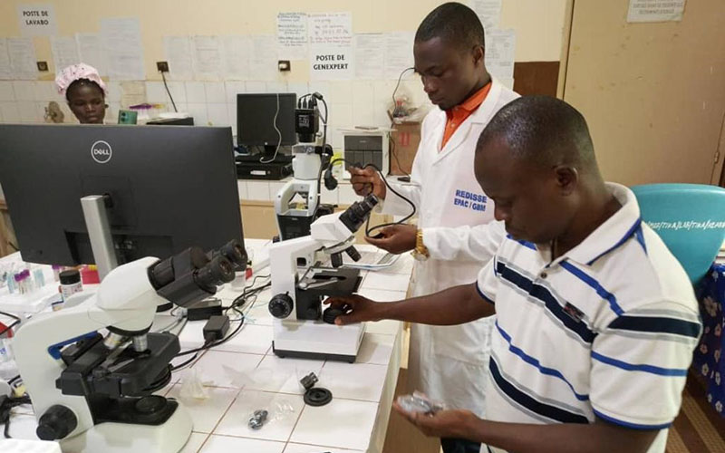 Training in the maintenance of microscopes and spectrometers in Benin.